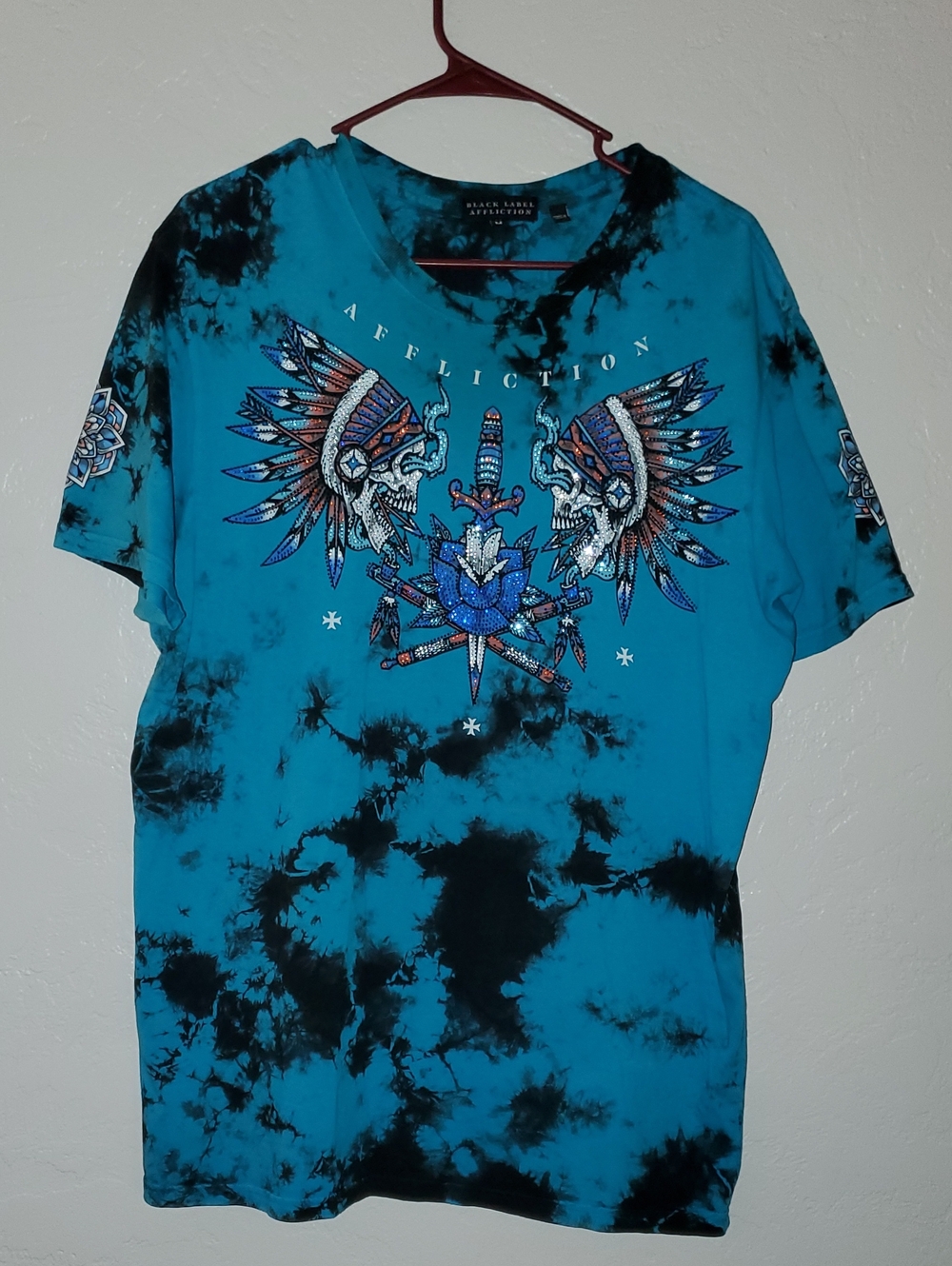 Affliction Blue & Black Tie-Dye Graphic Tee with Tribal Skull Artwork Sz Medium